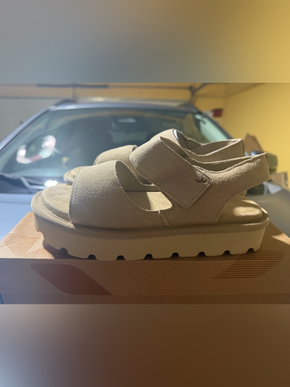 “New” TIZZ Suede Double-Strap Sandals size9